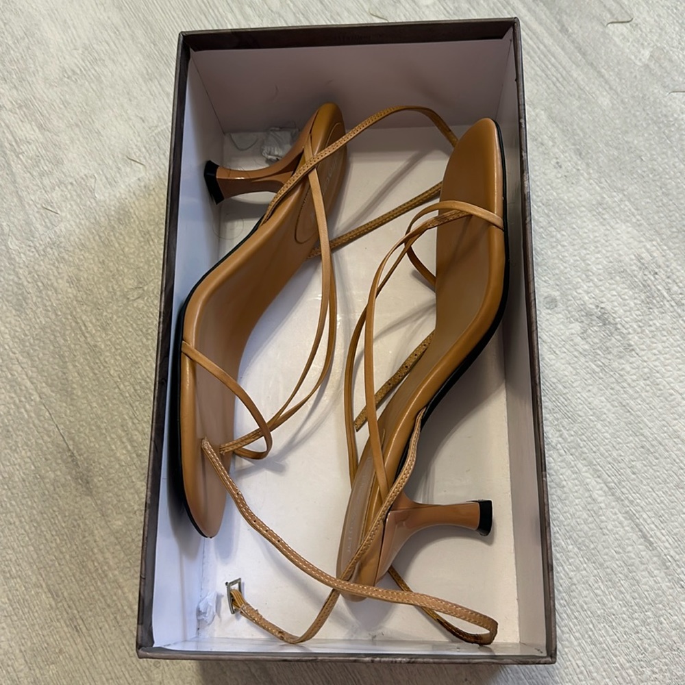 Leeda Heels